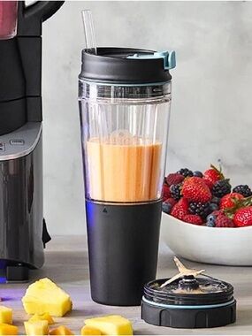 Pampered Chef 
DELUXE COOKING BLENDER SMOOTHIE CUP & ADAPTER
